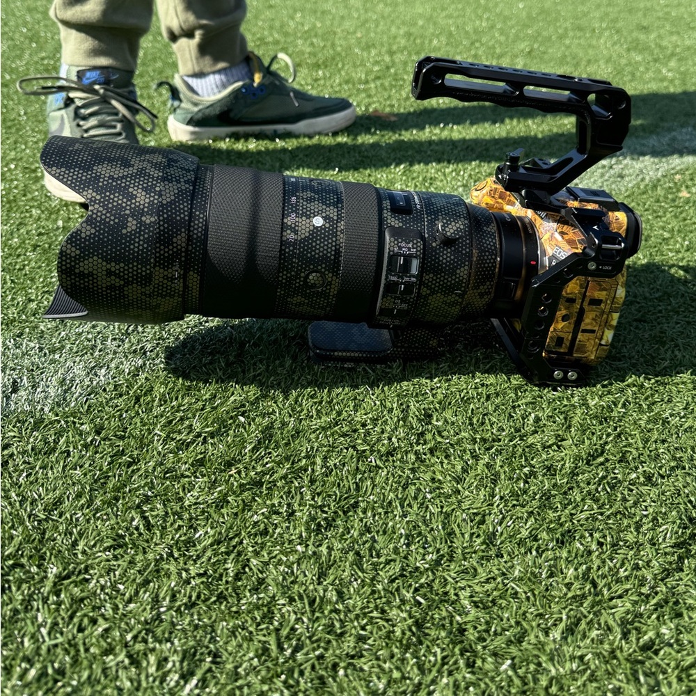 Canon RF 24-105mm Gray Lens - Picture 8 of 10